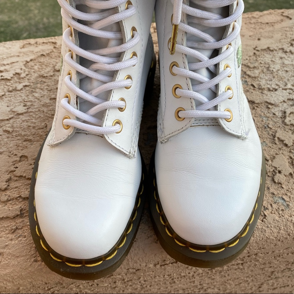 SOLD SOLD Dr Martens LE  White Leather boot - Picture 4 of 12